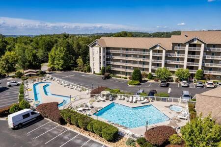 The Dean - Relaxing Condo With Pools Pigeon Forge Eksteriør bilde